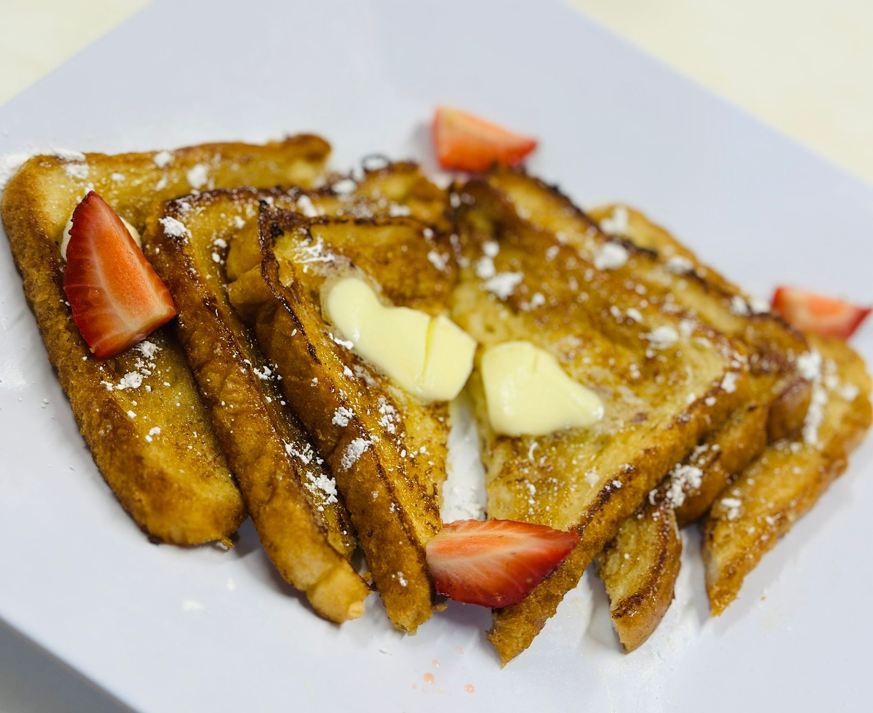 breakfast-french-toast-strawberries